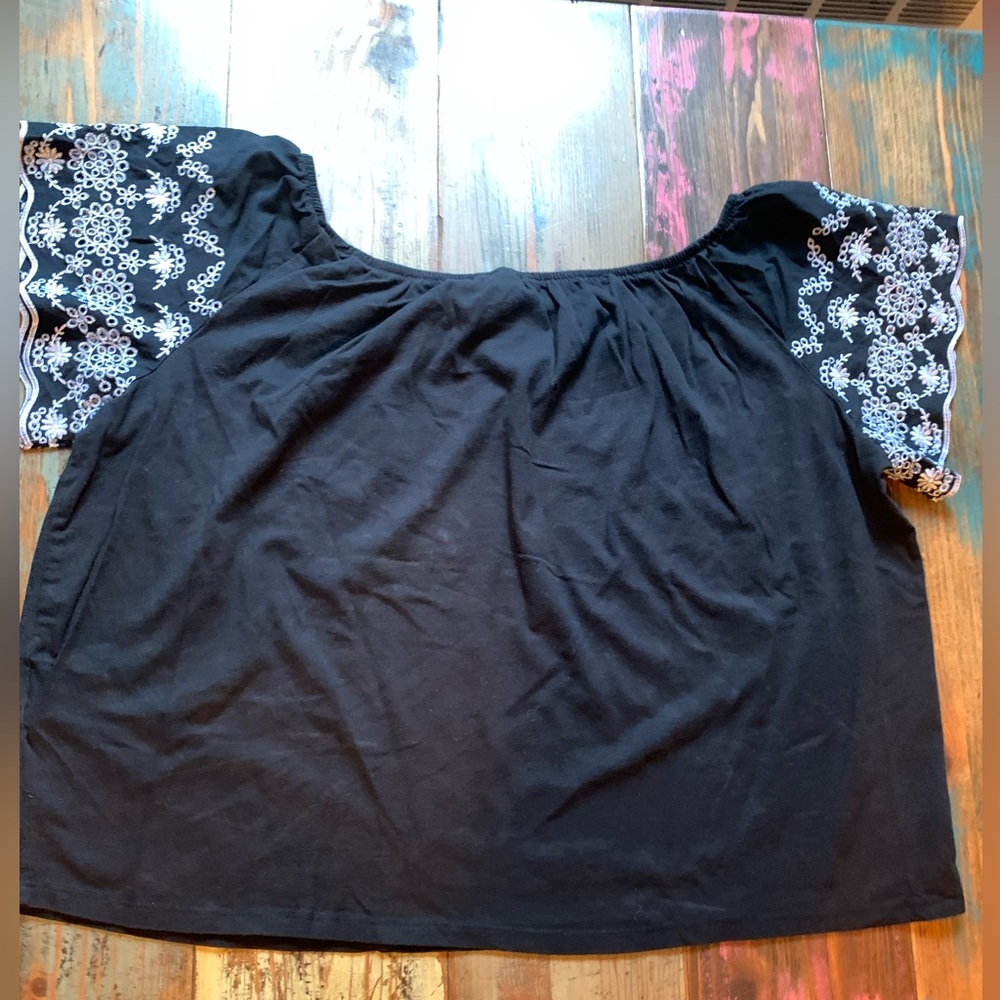 Cotton Top with white embroideries (L)